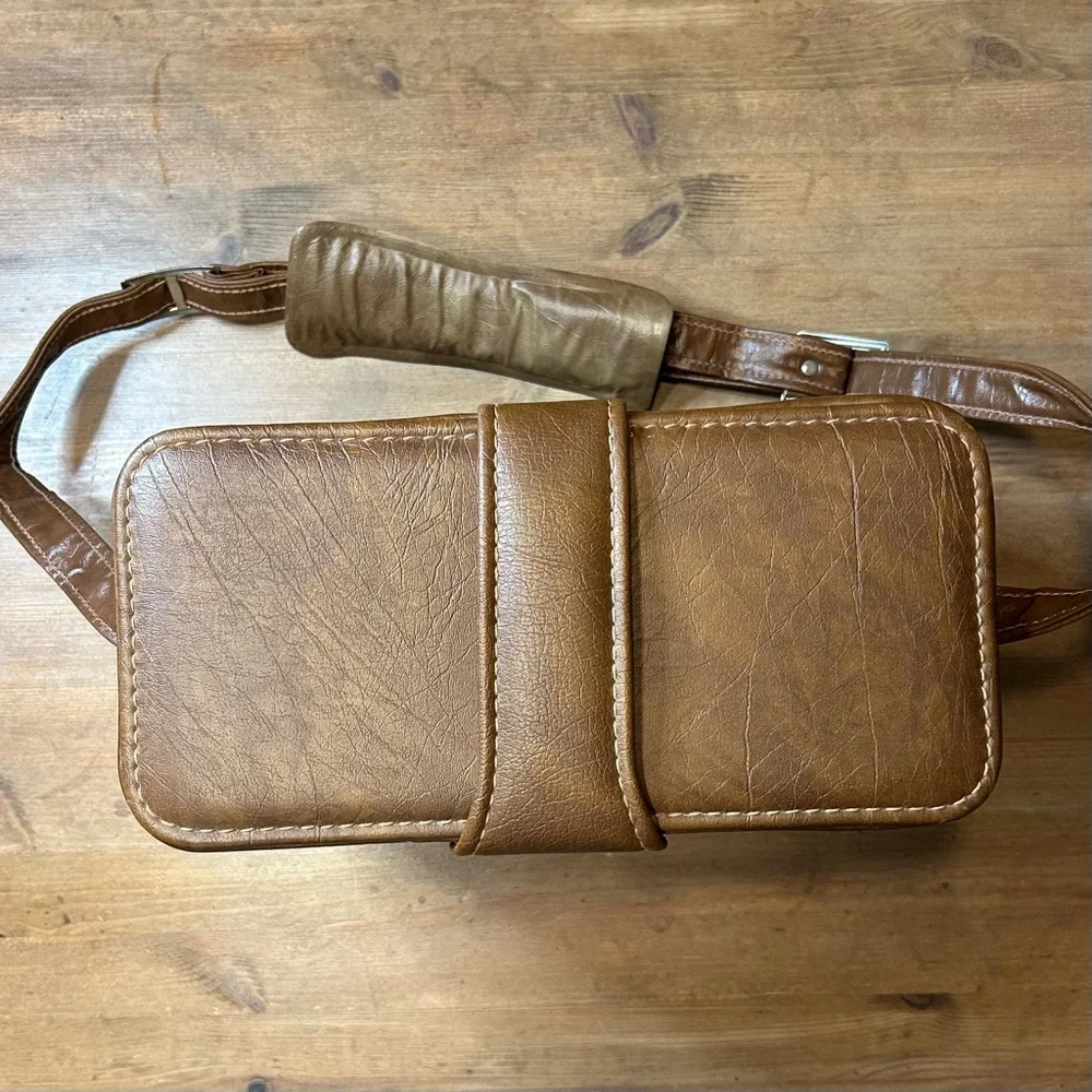 Vintage 1960s / 1970s Brown Faux Leather Camera Carrying Case